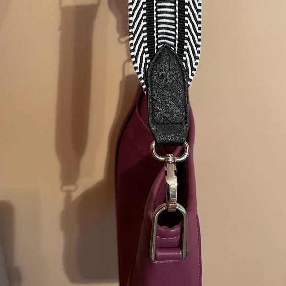 Initials, Inc. Luna Purse with Guitar Strap - Picture 4 of 12